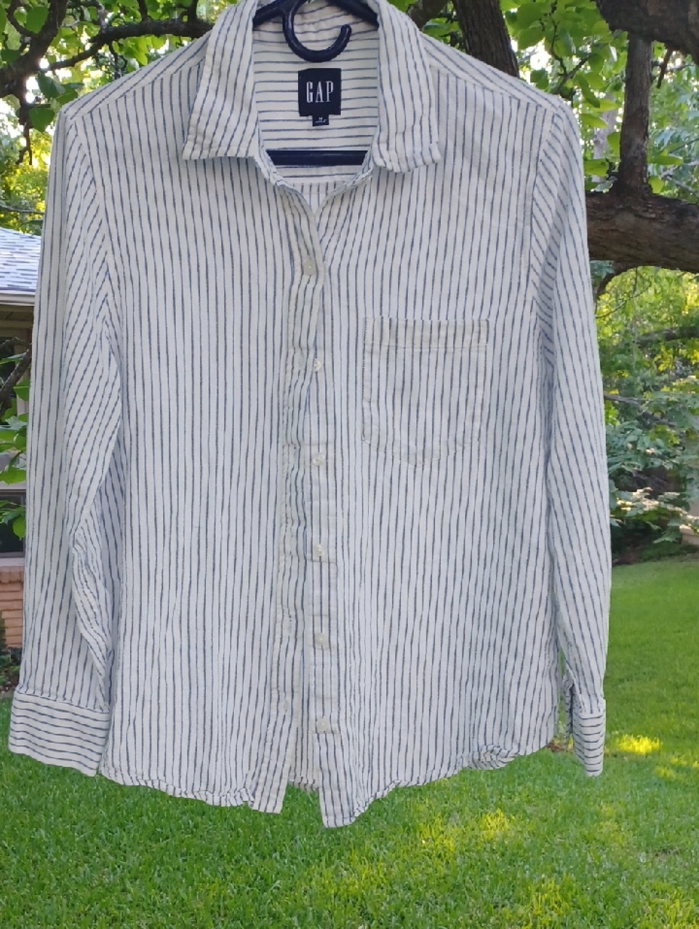 GAP Women's White Blue Striped Button-Up Shirt